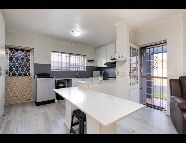 3 BEDROOM HOUSE FOR SALE IN PARKLANDS